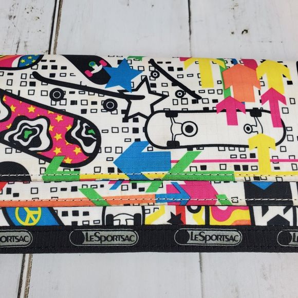 LeSportSac White Skateboard Long Flap Wallet Slim Multi Compartment Colorful GUC - Picture 3 of 16